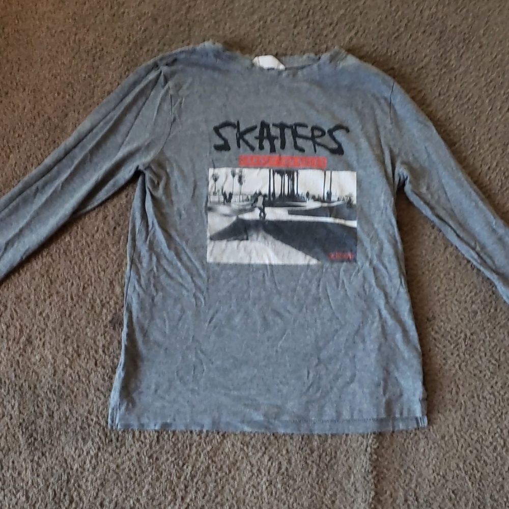 Long sleeve skate shirt